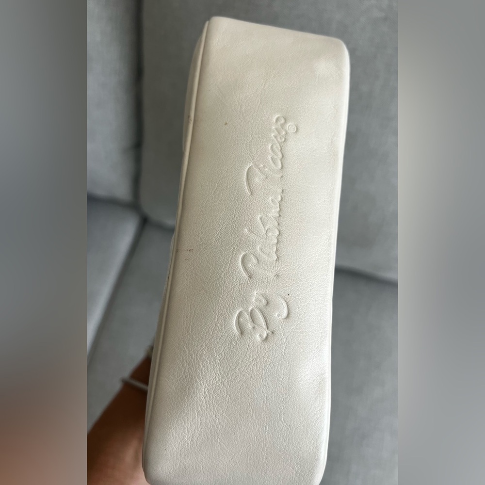 Paloma Picasso White Leather shoulder Bag with Gold logo - Picture 5 of 17